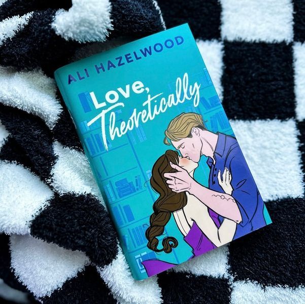 Love Theoretically Ali Hazelwood Illumicrate Edition 003801 фото