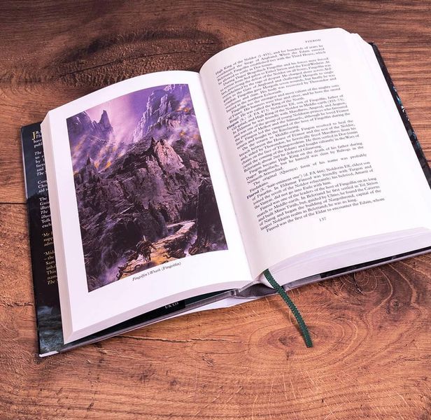The Complete Guide to Middle-earth: The Definitive Guide to the World of J.R.R. Tolkien 008141 фото